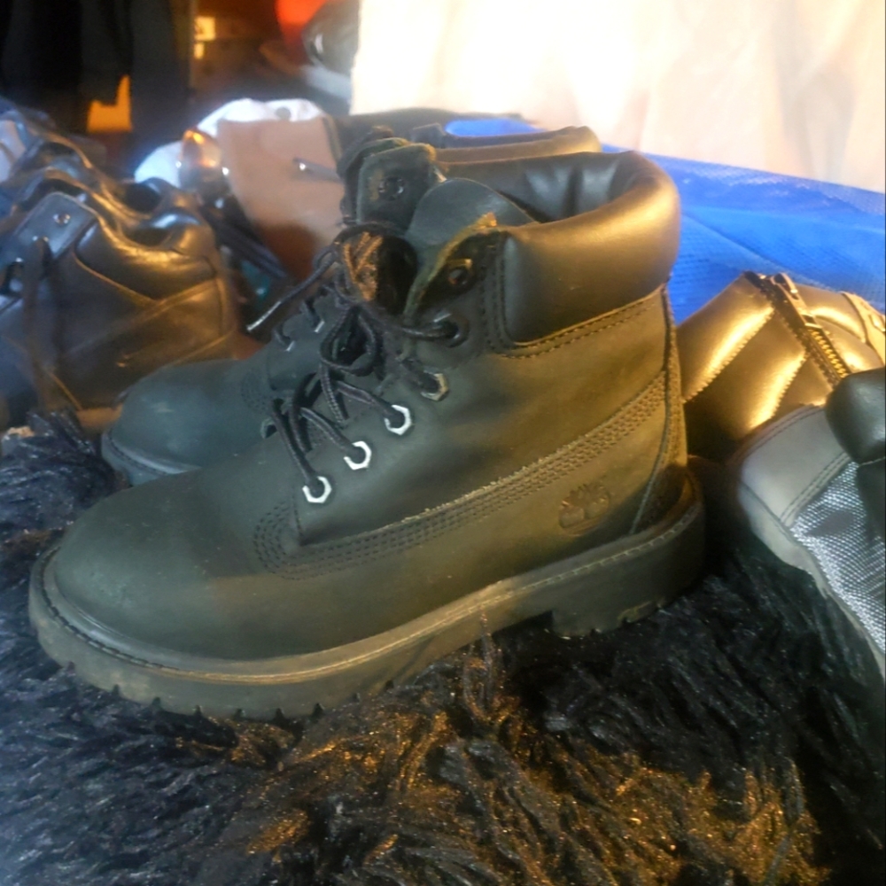 Little boy's black size 13 Timberland boot